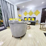 Spacious 1Bhk Suite Prime Location W/ 2 Baths