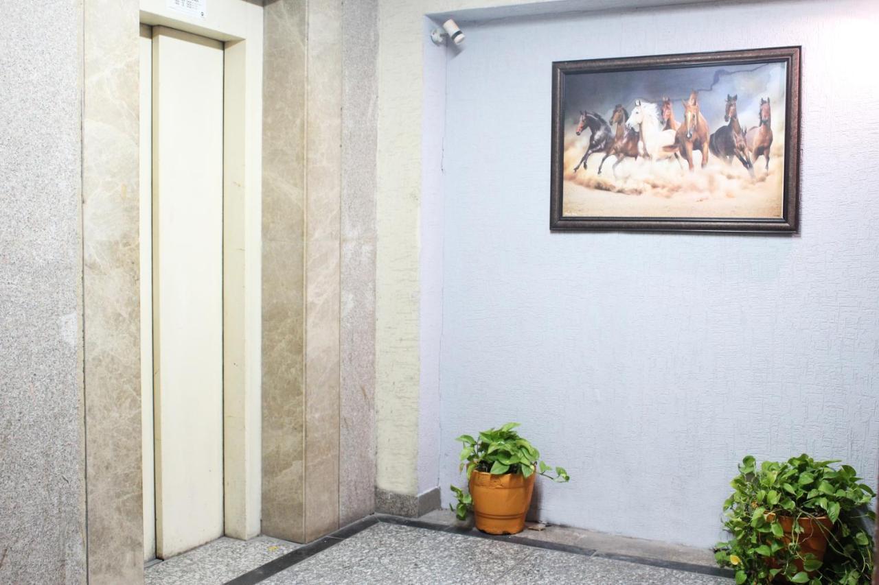 Spacious 1bhk Prime Location W/ 2 Baths Apartment