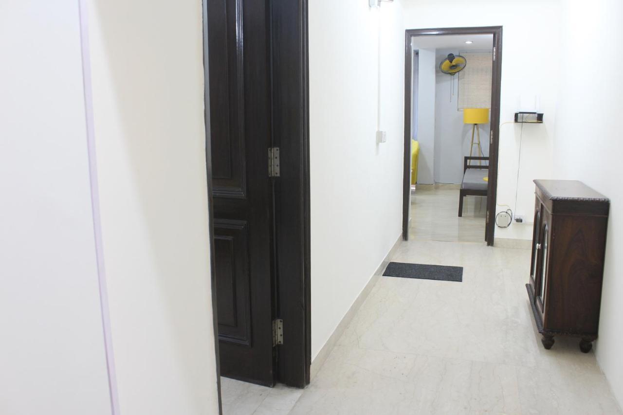 Spacious 1bhk Prime Location W/ 2 Baths Apartment New Delhi