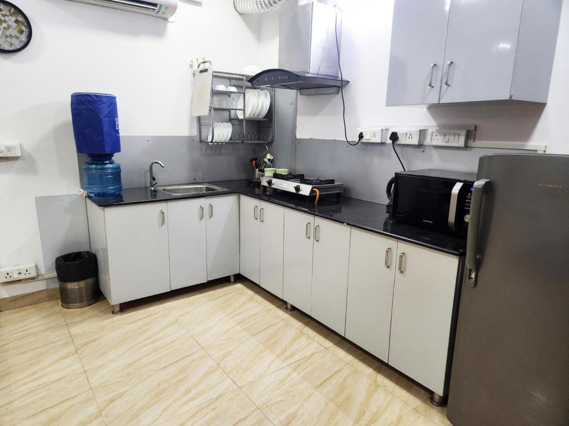 Spacious 1bhk Prime Location W/ 2 Baths Apartment New Delhi