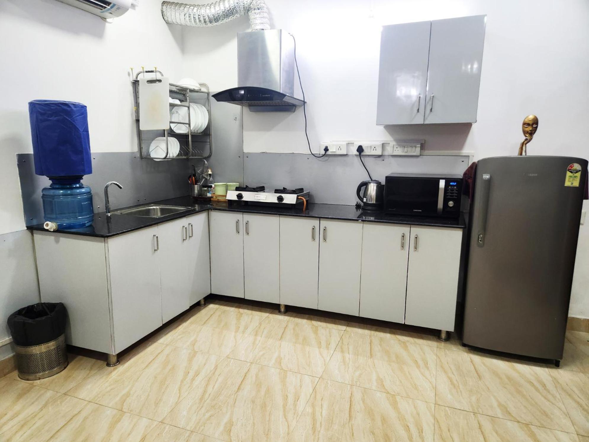 Apartment Spacious 1bhk Prime Location W/ 2 Baths New Delhi