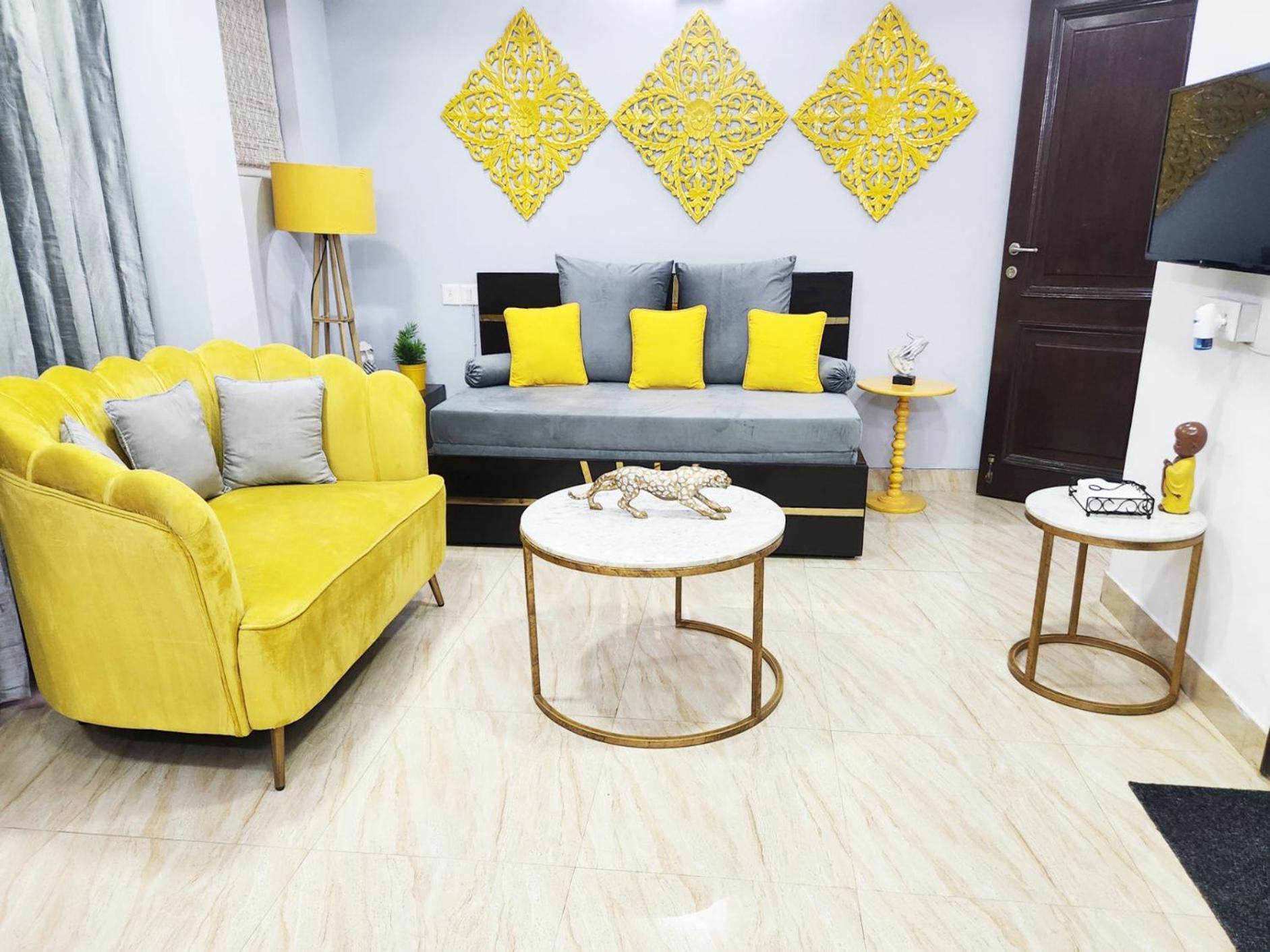 Spacious 1bhk Prime Location W/ 2 Baths Apartment *